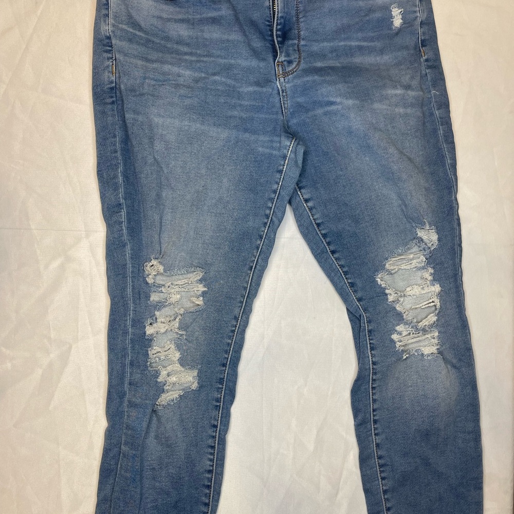 American Eagle Ripped Blue Jeans